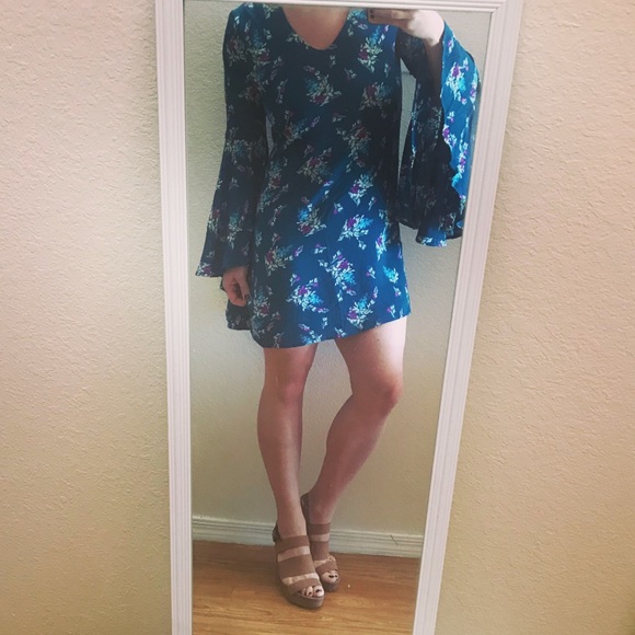Wayf Dresses & Skirts - NWT {WAYF} Teal Floral Bell Sleeve Boho Dress - S